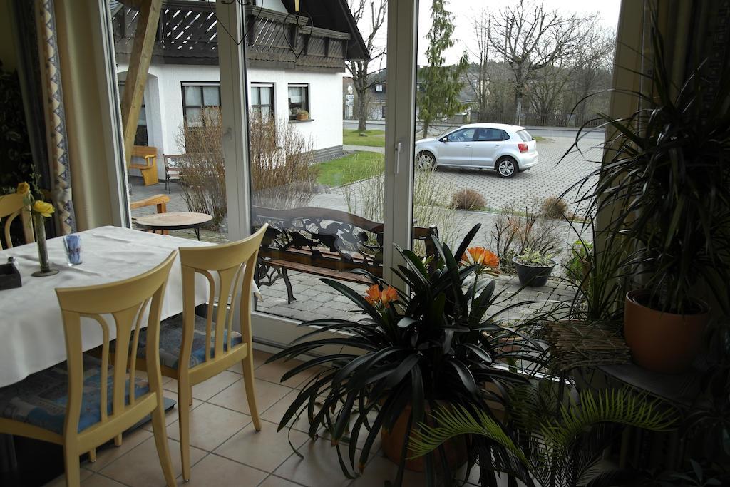 Hotel Pit Lane "Home Of Motorsport" Nürburg Buitenkant foto